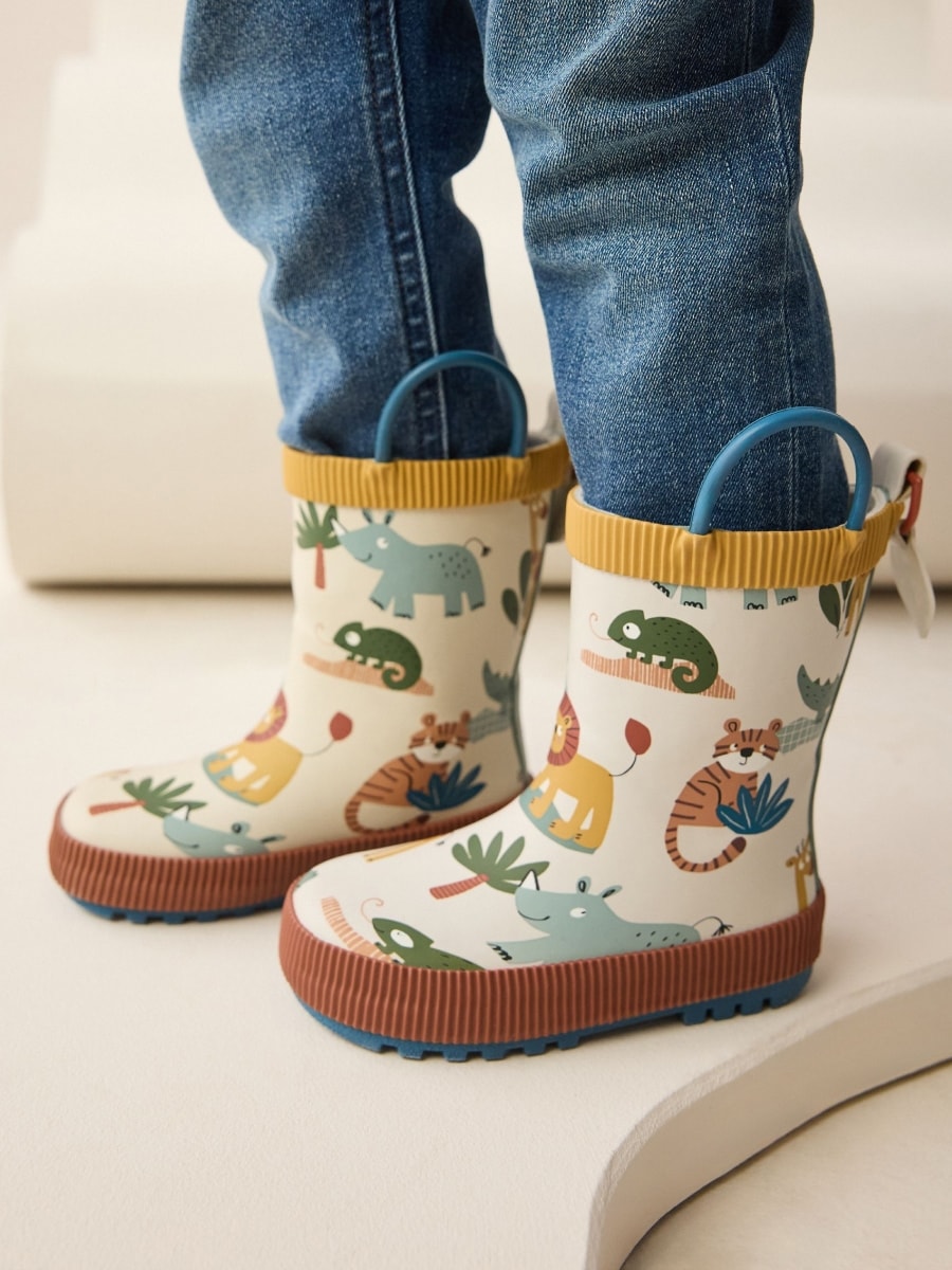 STEP INTO AUTUMN
